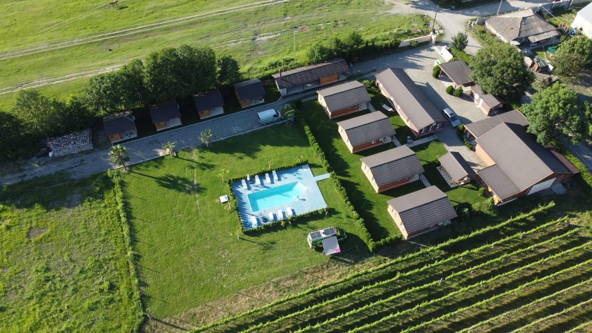 Finca Idoize Camping Hotel Akhmeta Exteriör bild