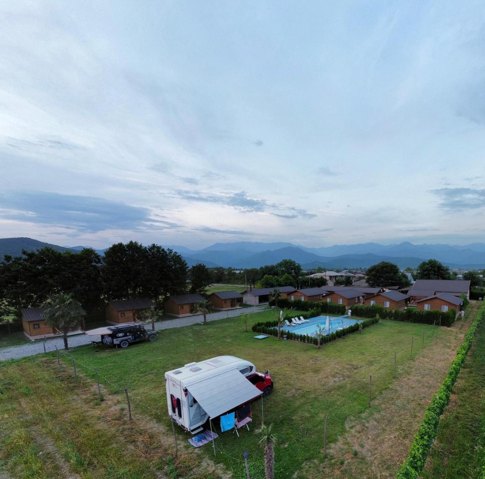 Finca Idoize Camping Hotel Akhmeta Exteriör bild